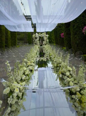 Mirrored Aisle Walkway